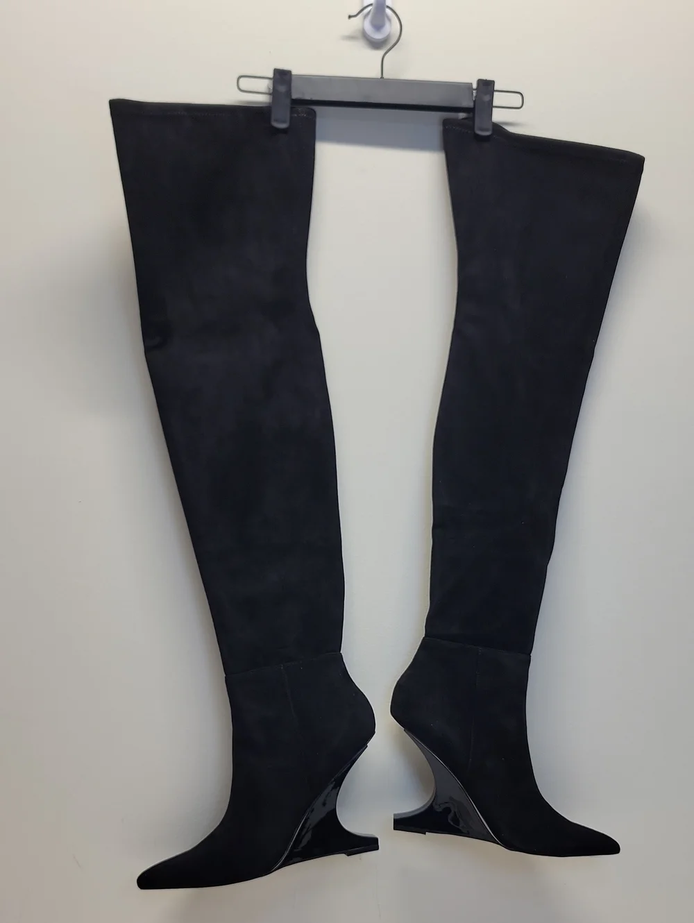 AAJ Black Knee-High Sculpted Wedge Boot NEW IN BOX Sz 8.5